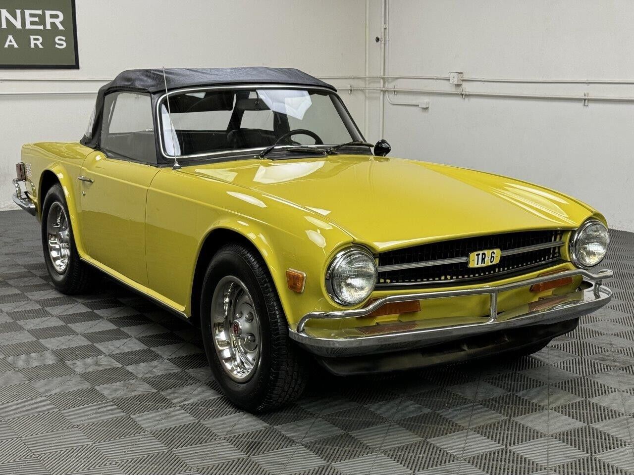 Triumph-TR-6-1973-Yellow-Black-115295-3