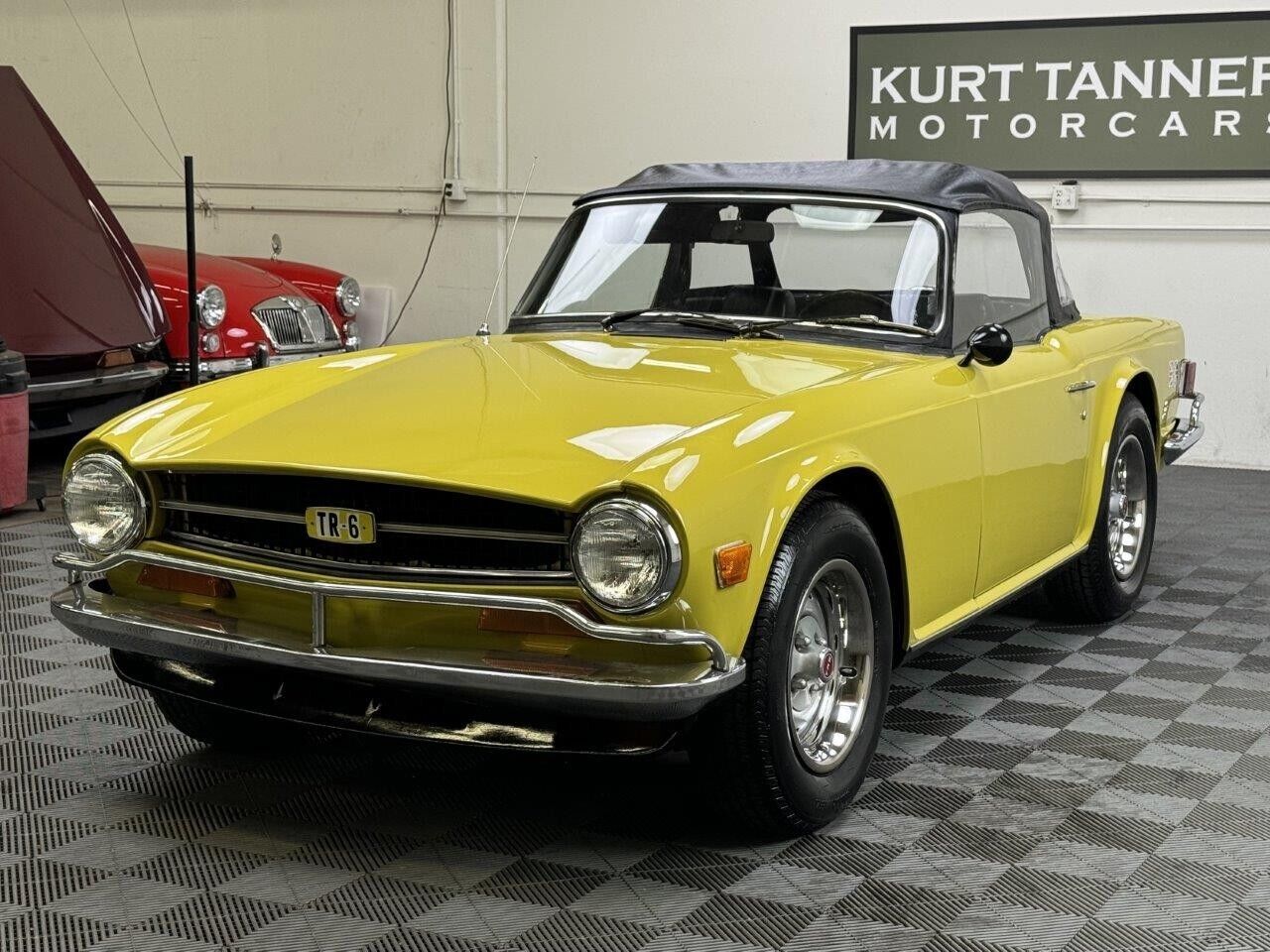 Triumph-TR-6-1973-Yellow-Black-115295-9