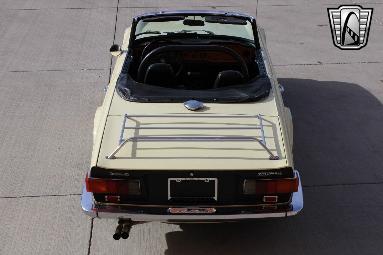 Triumph-TR-6-Cabriolet-1970-Yellow-Black-99073-10