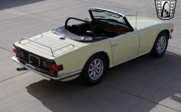 Triumph-TR-6-Cabriolet-1970-Yellow-Black-99073-11