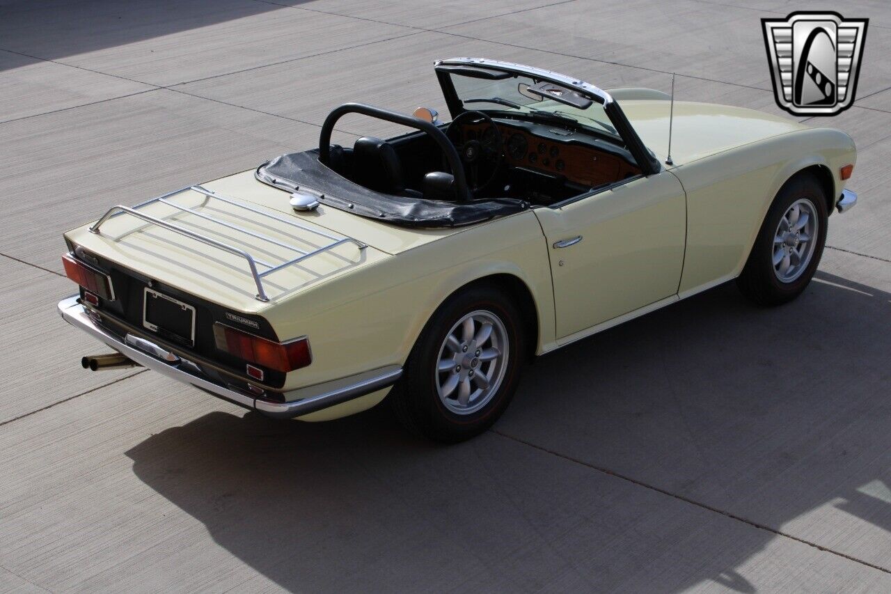 Triumph-TR-6-Cabriolet-1970-Yellow-Black-99073-11