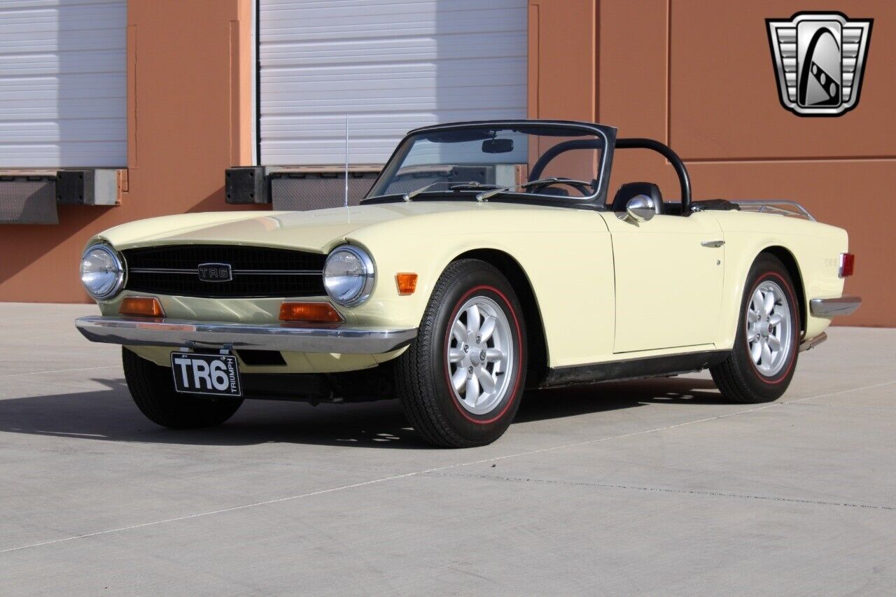 Triumph-TR-6-Cabriolet-1970-Yellow-Black-99073-2