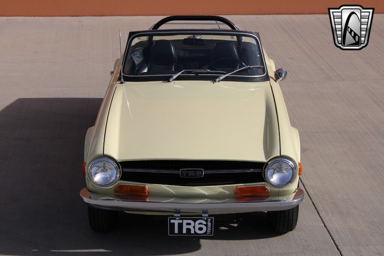 Triumph-TR-6-Cabriolet-1970-Yellow-Black-99073-6