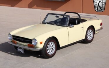 Triumph-TR-6-Cabriolet-1970-Yellow-Black-99073-7