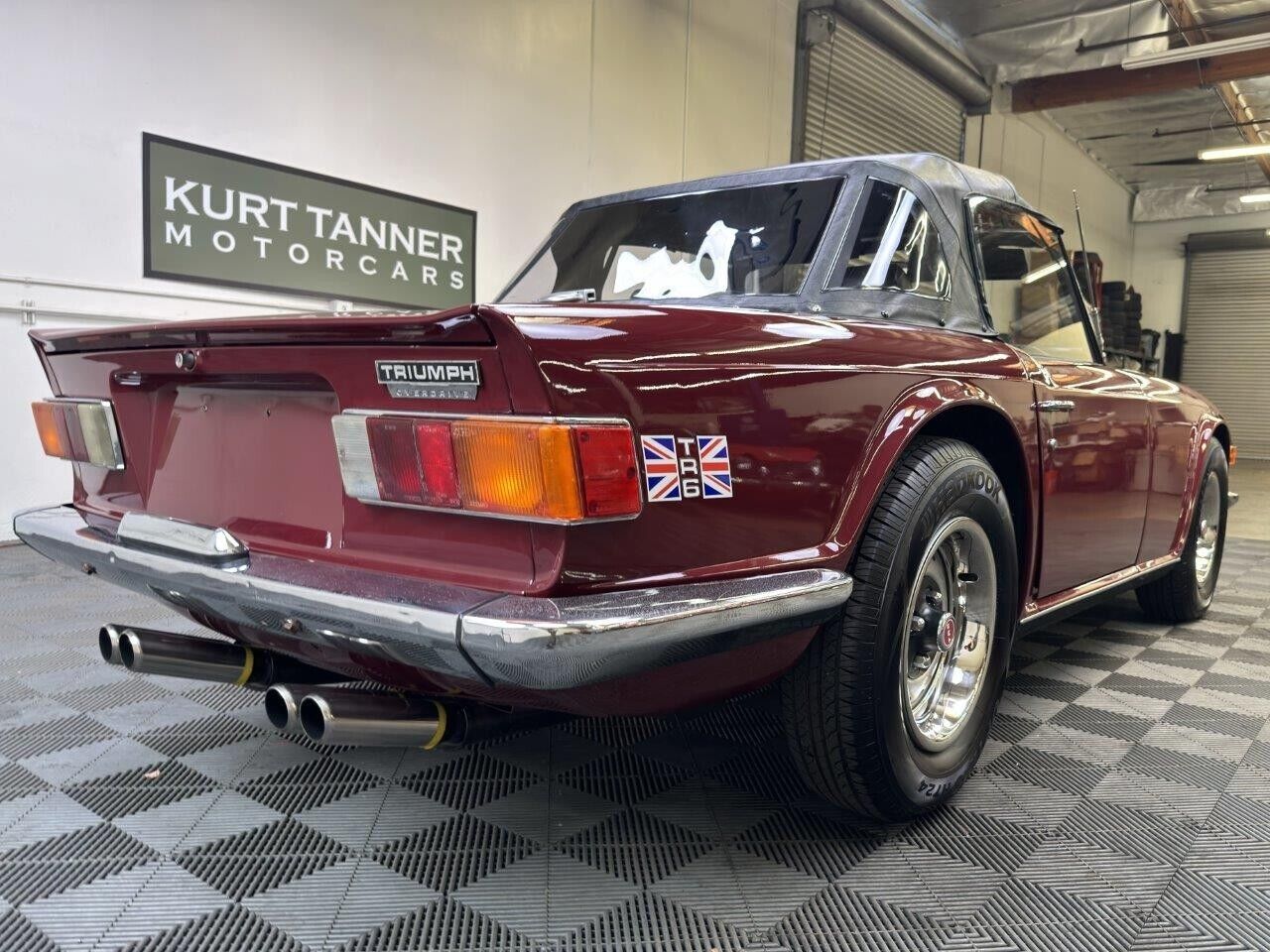 Triumph-TR-6-Cabriolet-1971-Burgundy-Black-141418-2