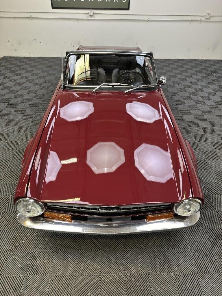 Triumph-TR-6-Cabriolet-1971-Burgundy-Black-141418-30