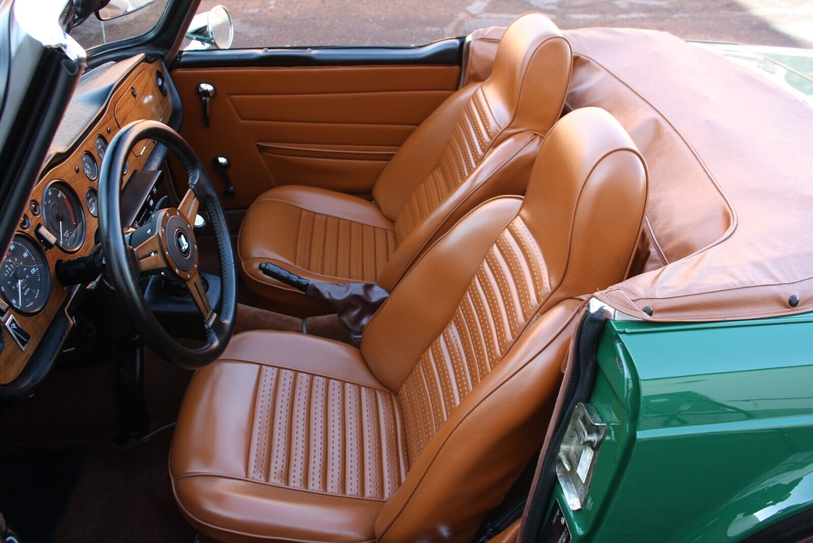 Triumph-TR-6-Cabriolet-1971-Green-Tan-91197-15