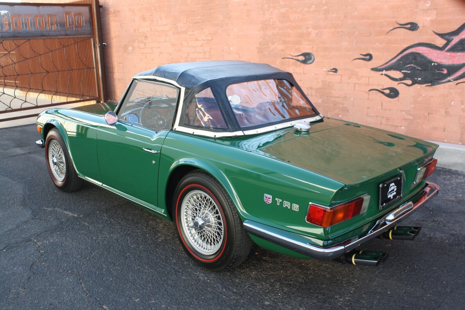 Triumph-TR-6-Cabriolet-1971-Green-Tan-91197-24