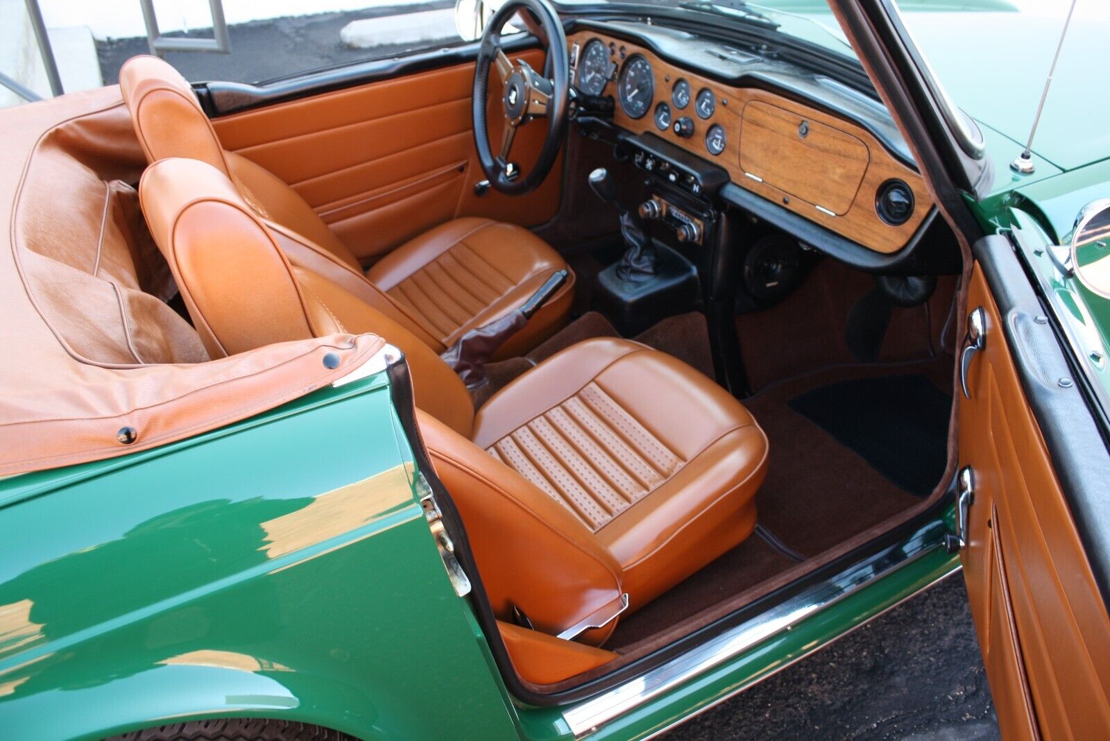 Triumph-TR-6-Cabriolet-1971-Green-Tan-91197-36