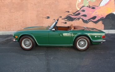 Triumph TR-6  year1}