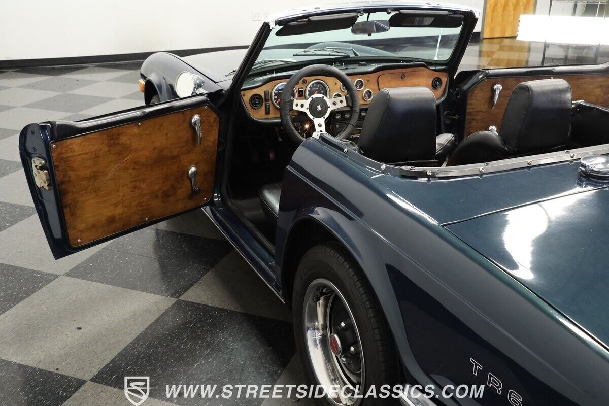 Triumph-TR-6-Cabriolet-1972-Green-Black-3161-32