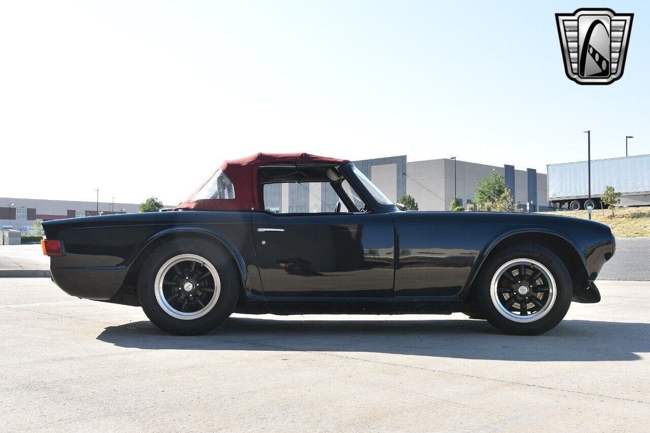 Triumph-TR-6-Cabriolet-1974-Black-Red-138724-7