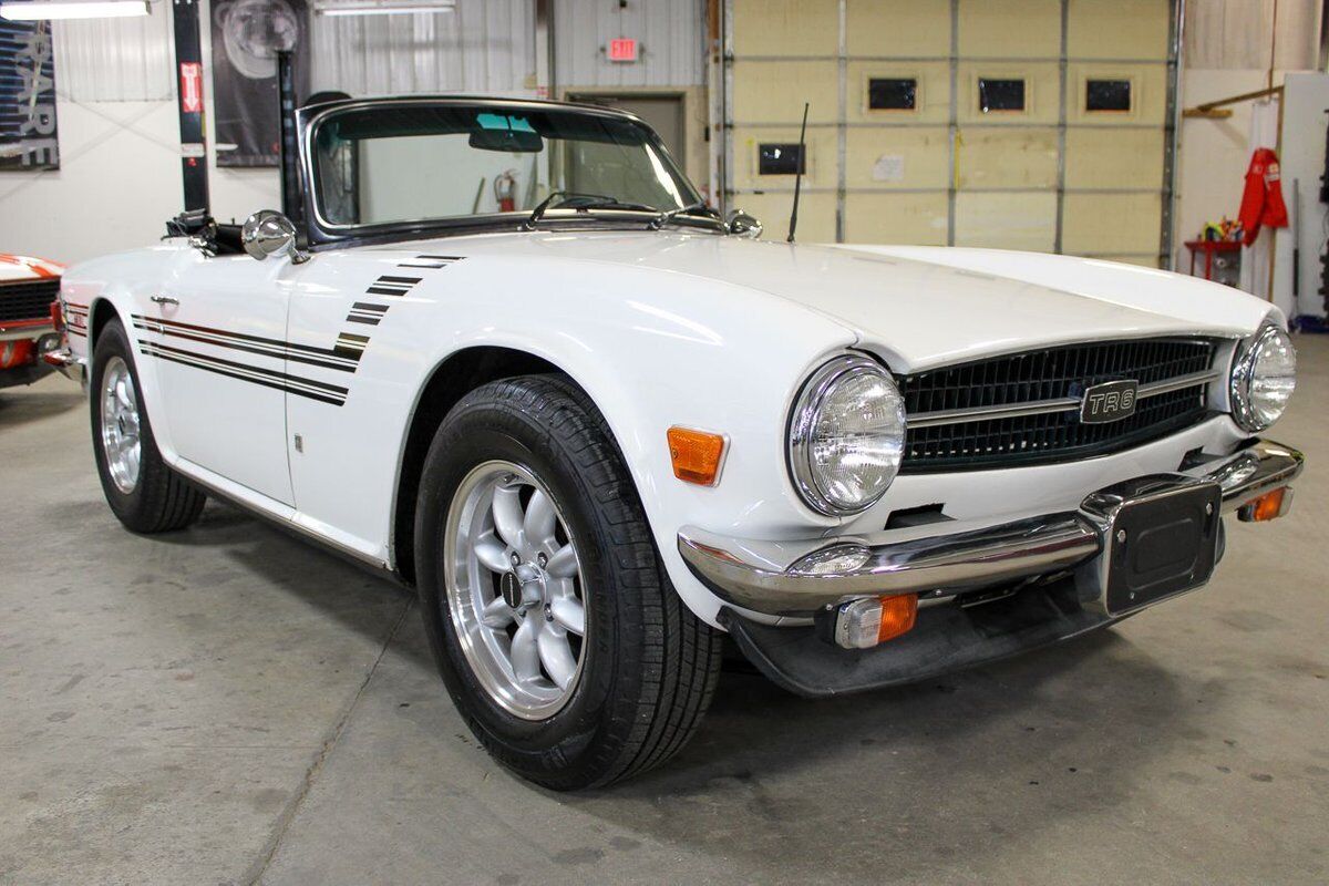 Triumph-TR-6-Cabriolet-1974-White-Black-2-6