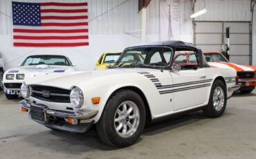 Triumph-TR-6-Cabriolet-1974-White-Black-2-8