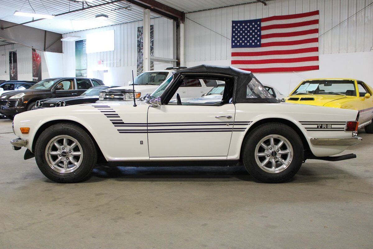 Triumph-TR-6-Cabriolet-1974-White-Black-2-9