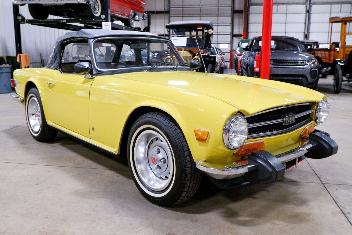 Triumph-TR-6-Cabriolet-1974-Yellow-Dark-Cherry-120241-11