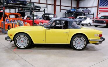 Triumph-TR-6-Cabriolet-1974-Yellow-Dark-Cherry-120241-3