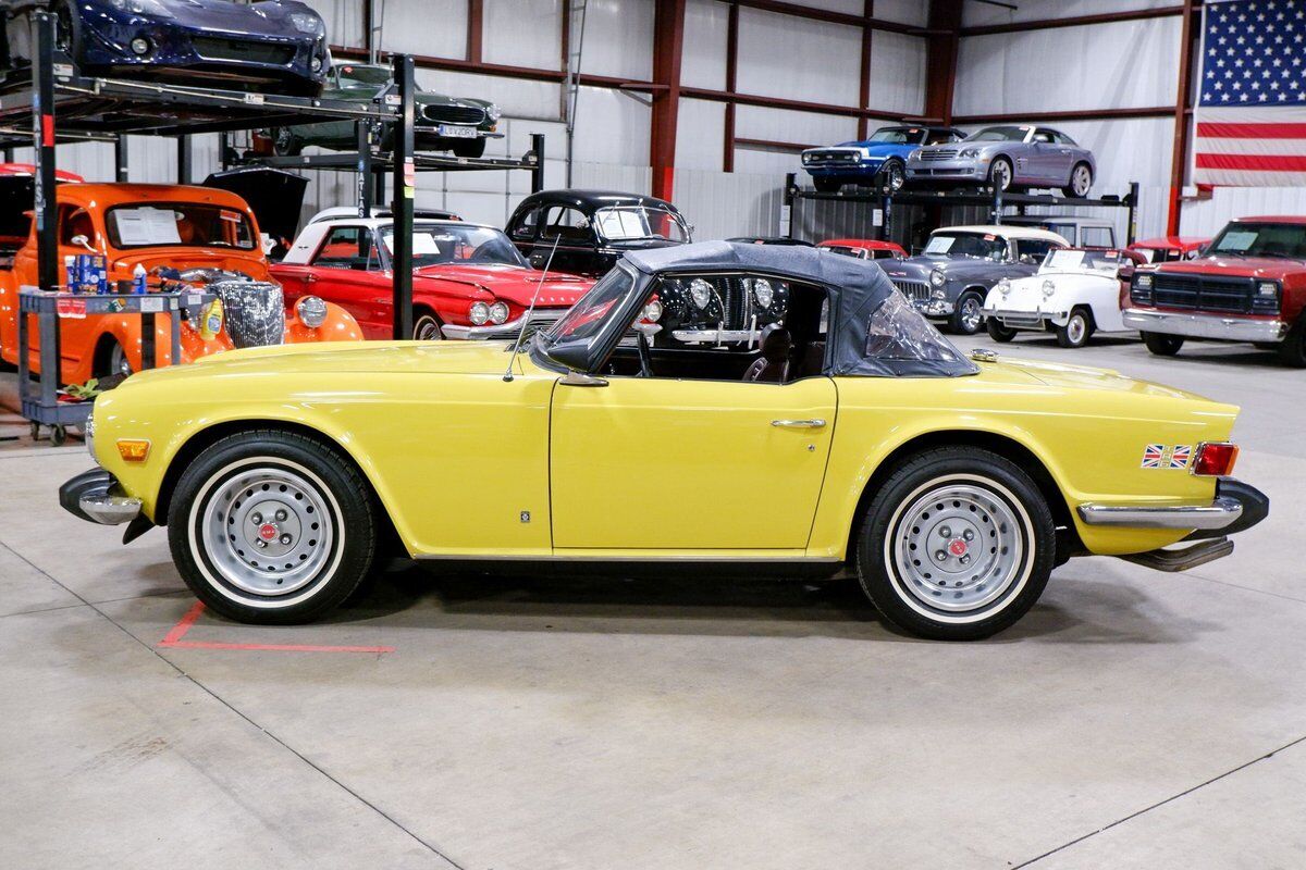 Triumph-TR-6-Cabriolet-1974-Yellow-Dark-Cherry-120241-3