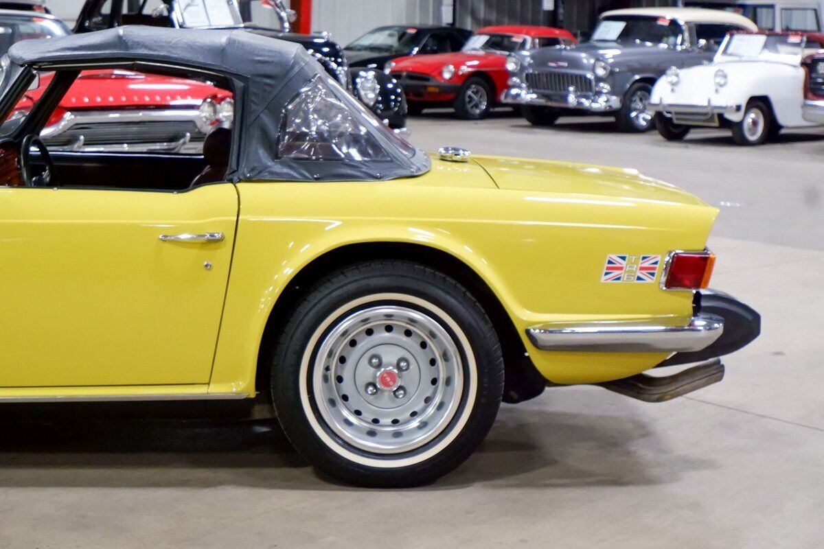 Triumph-TR-6-Cabriolet-1974-Yellow-Dark-Cherry-120241-4