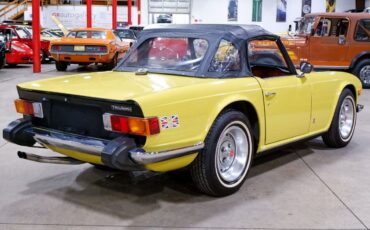 Triumph-TR-6-Cabriolet-1974-Yellow-Dark-Cherry-120241-7