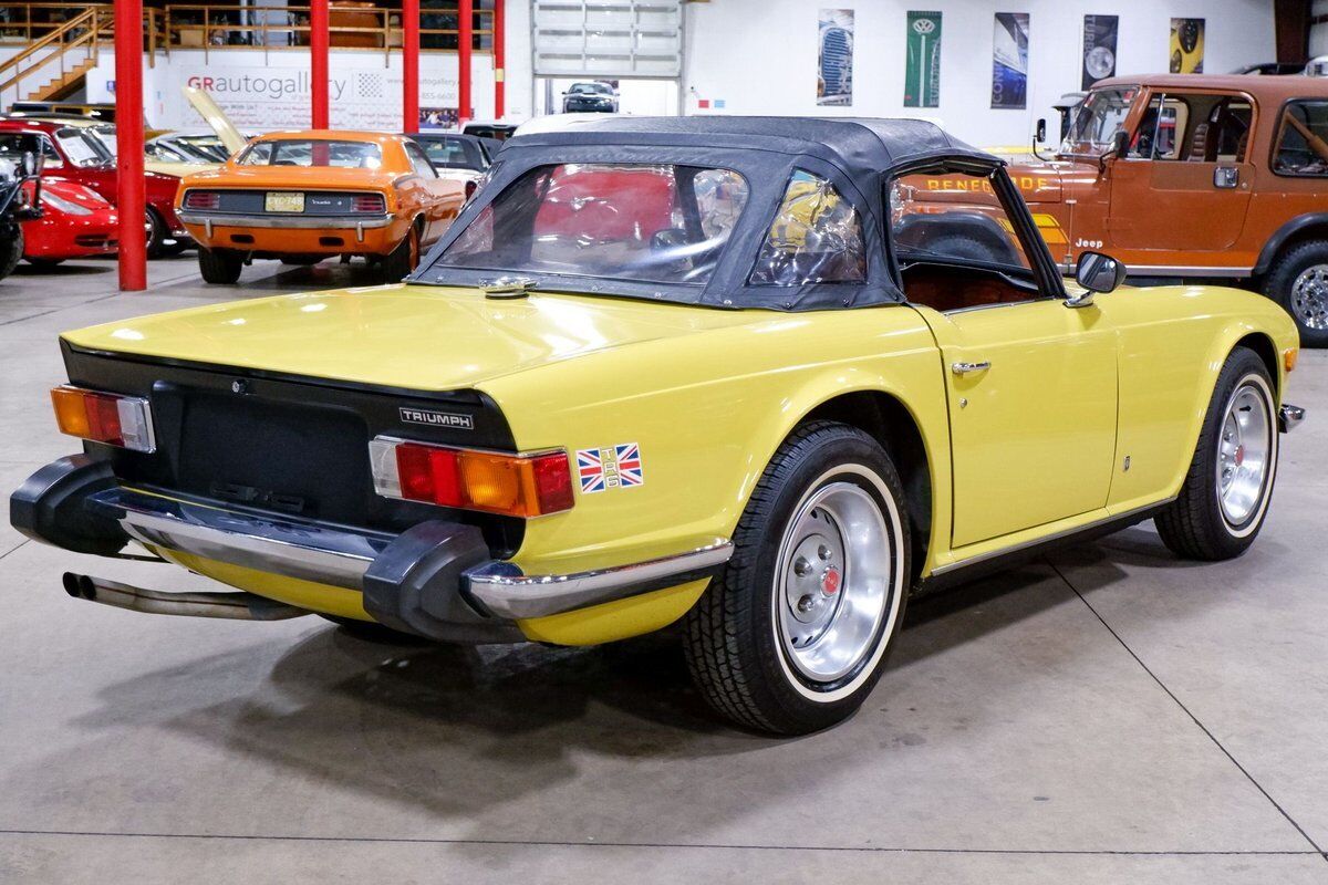 Triumph-TR-6-Cabriolet-1974-Yellow-Dark-Cherry-120241-7