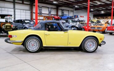 Triumph-TR-6-Cabriolet-1974-Yellow-Dark-Cherry-120241-9