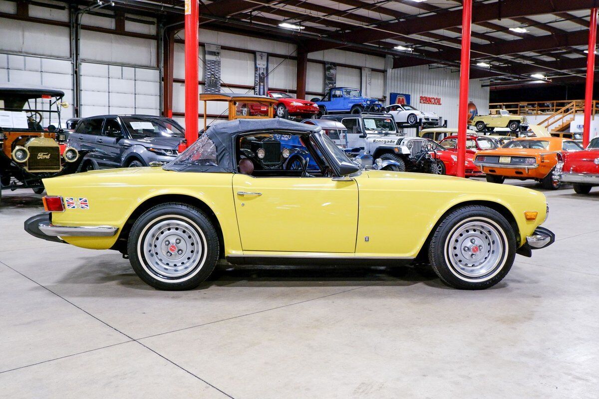 Triumph-TR-6-Cabriolet-1974-Yellow-Dark-Cherry-120241-9