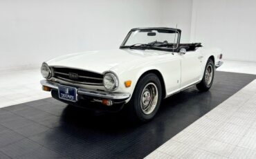 Triumph-TR-6-Cabriolet-1975-White-Saddle-35209-1