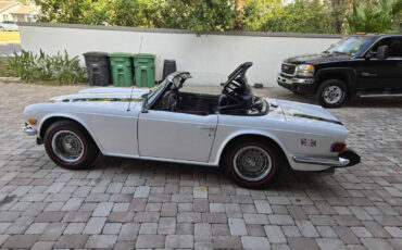 Triumph-TR-6-Cabriolet-1976-White-Black-76019-3