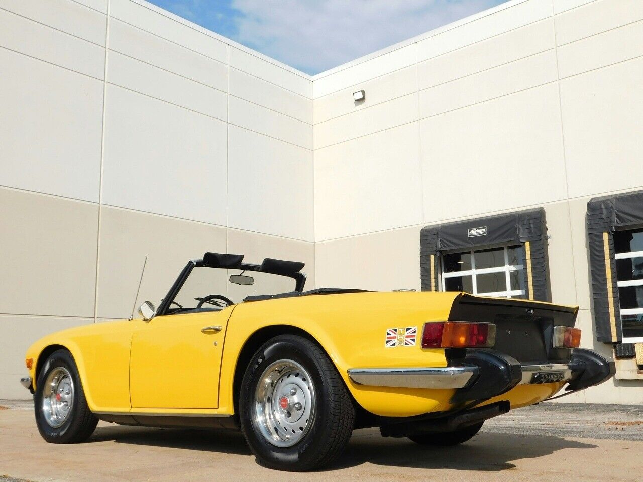 Triumph-TR-6-Cabriolet-1976-Yellow-Black-111391-6