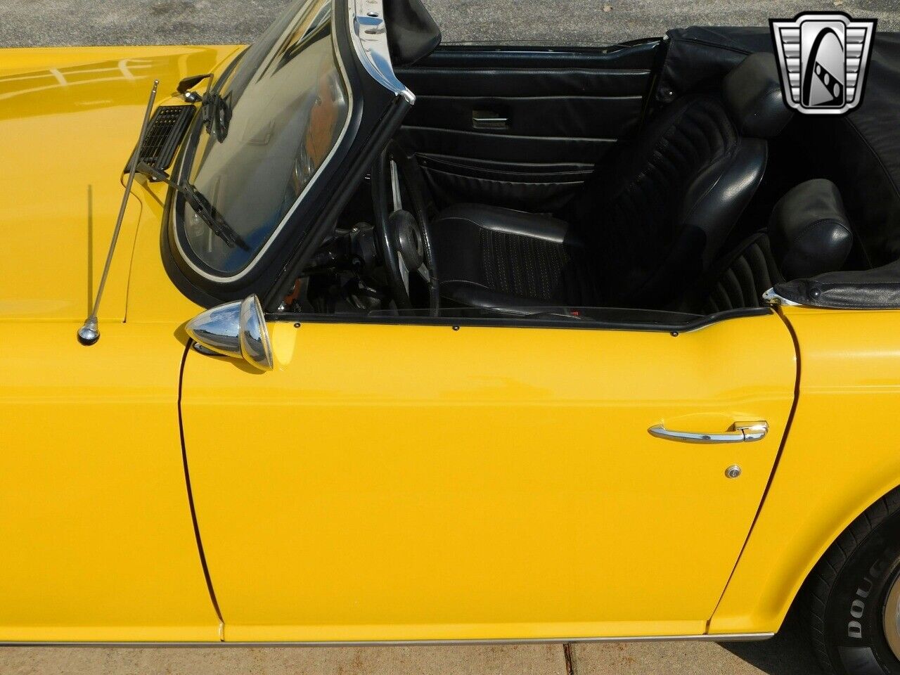 Triumph-TR-6-Cabriolet-1976-Yellow-Black-111391-7