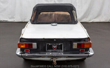 Triumph-TR6-1971-White-Other-Color-0-10