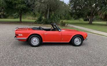 Triumph-TR6-1972-Red-Black-1799-4