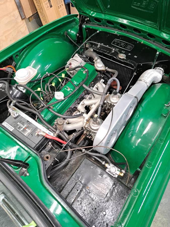 Triumph-Tr-6-1971-green-64216-5