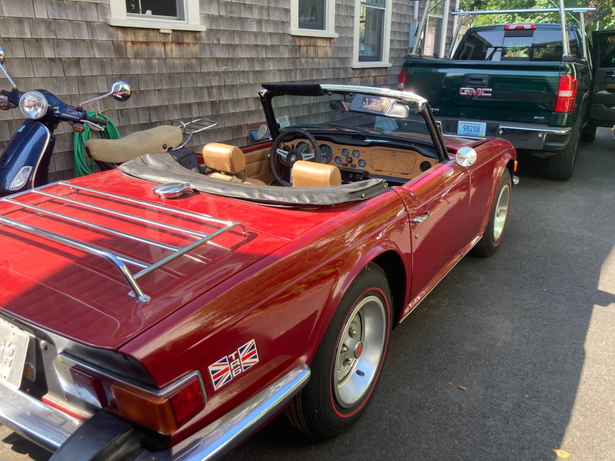 Triumph-Tr-6-1974-red-109435-4