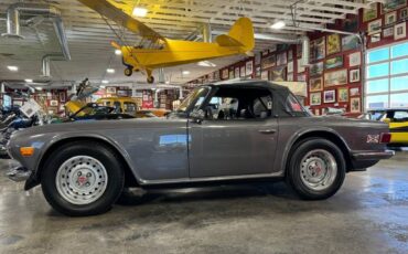 Triumph-Tr6-1973-custom-46043-2