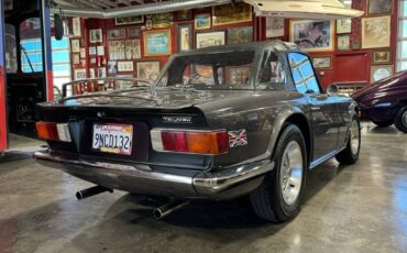 Triumph-Tr6-1973-custom-46043-6