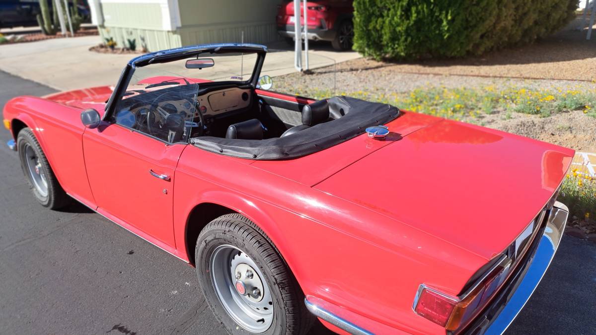 Triumph-Tr6-1973-red-141622-3