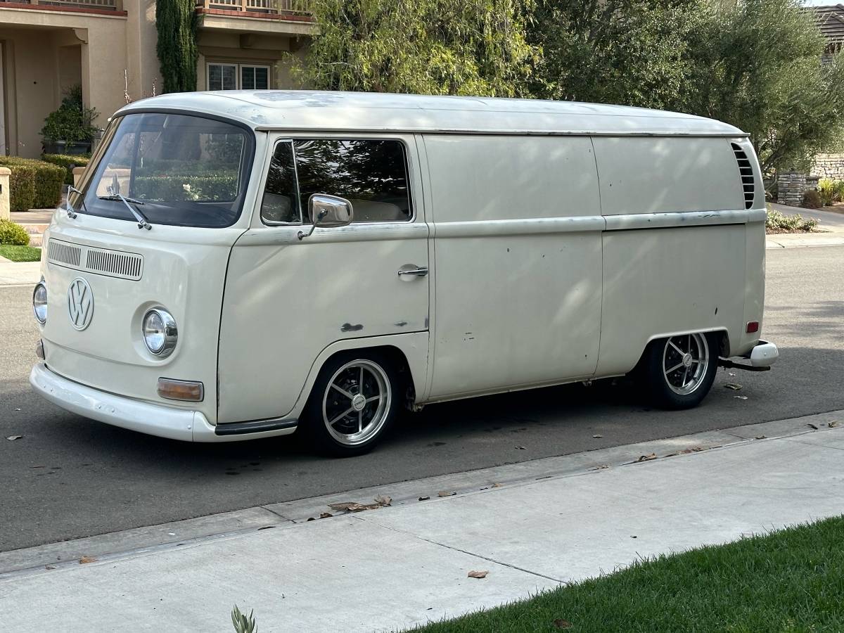 Volkswagen-1970-white-180246-14