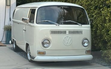 Volkswagen-1970-white-180246-2