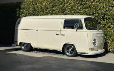 Volkswagen-1970-white-180246-3