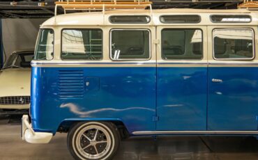 Volkswagen-23-Window-Samba-1970-Blue-14969-1