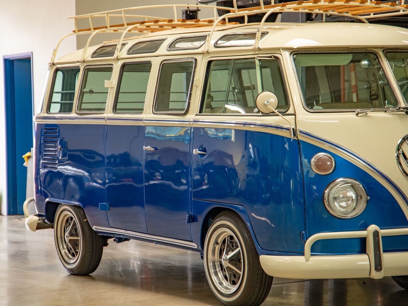 Volkswagen-23-Window-Samba-1970-Blue-14969-10