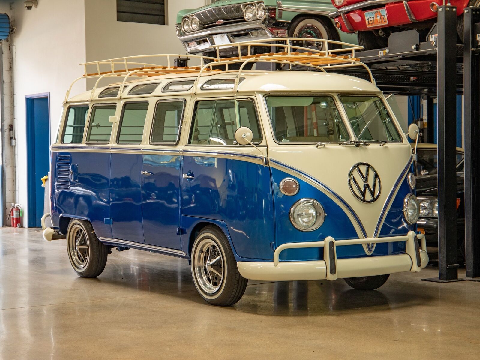 Volkswagen-23-Window-Samba-1970-Blue-14969-9