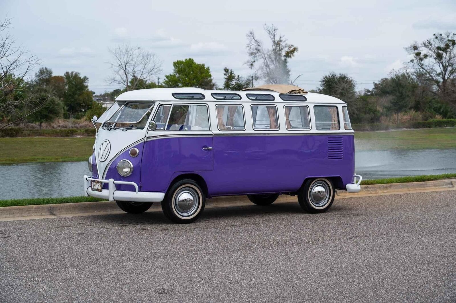 Volkswagen-23-Window-Samba-Bus-1974-Purple-White-153296-14