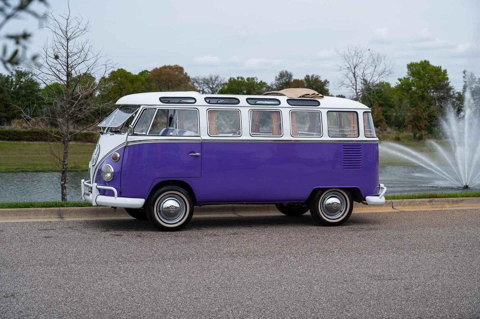 Volkswagen-23-Window-Samba-Bus-1974-Purple-White-153296-15