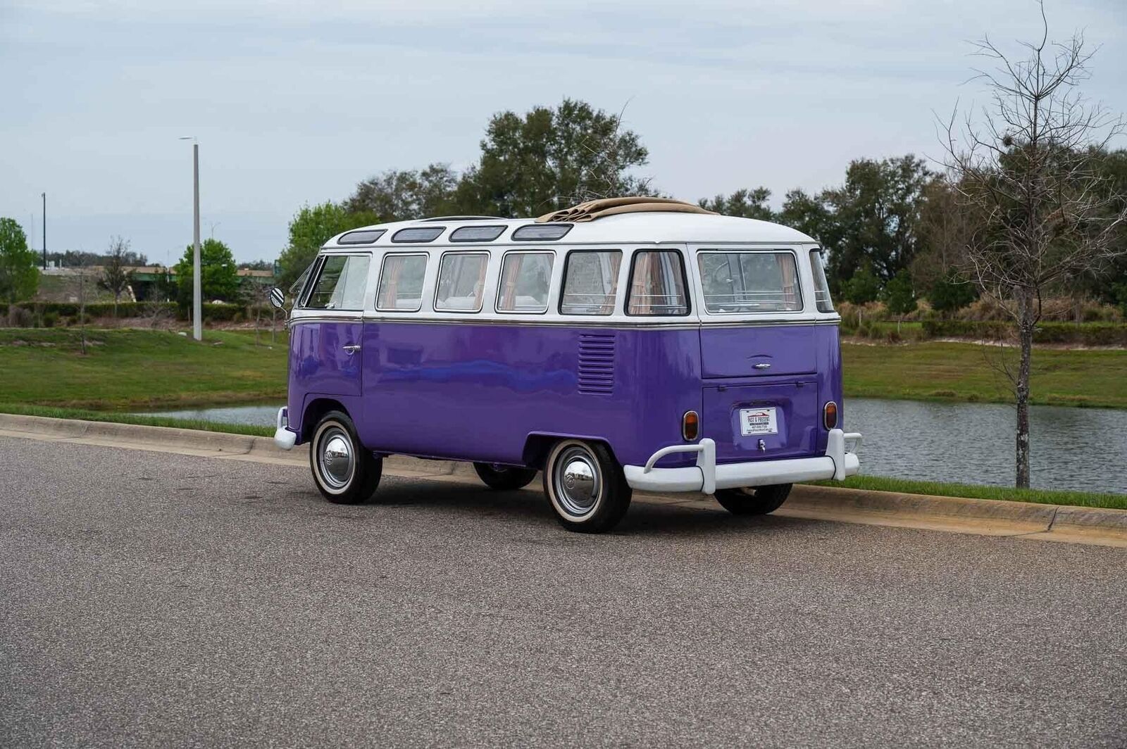 Volkswagen-23-Window-Samba-Bus-1974-Purple-White-153296-18