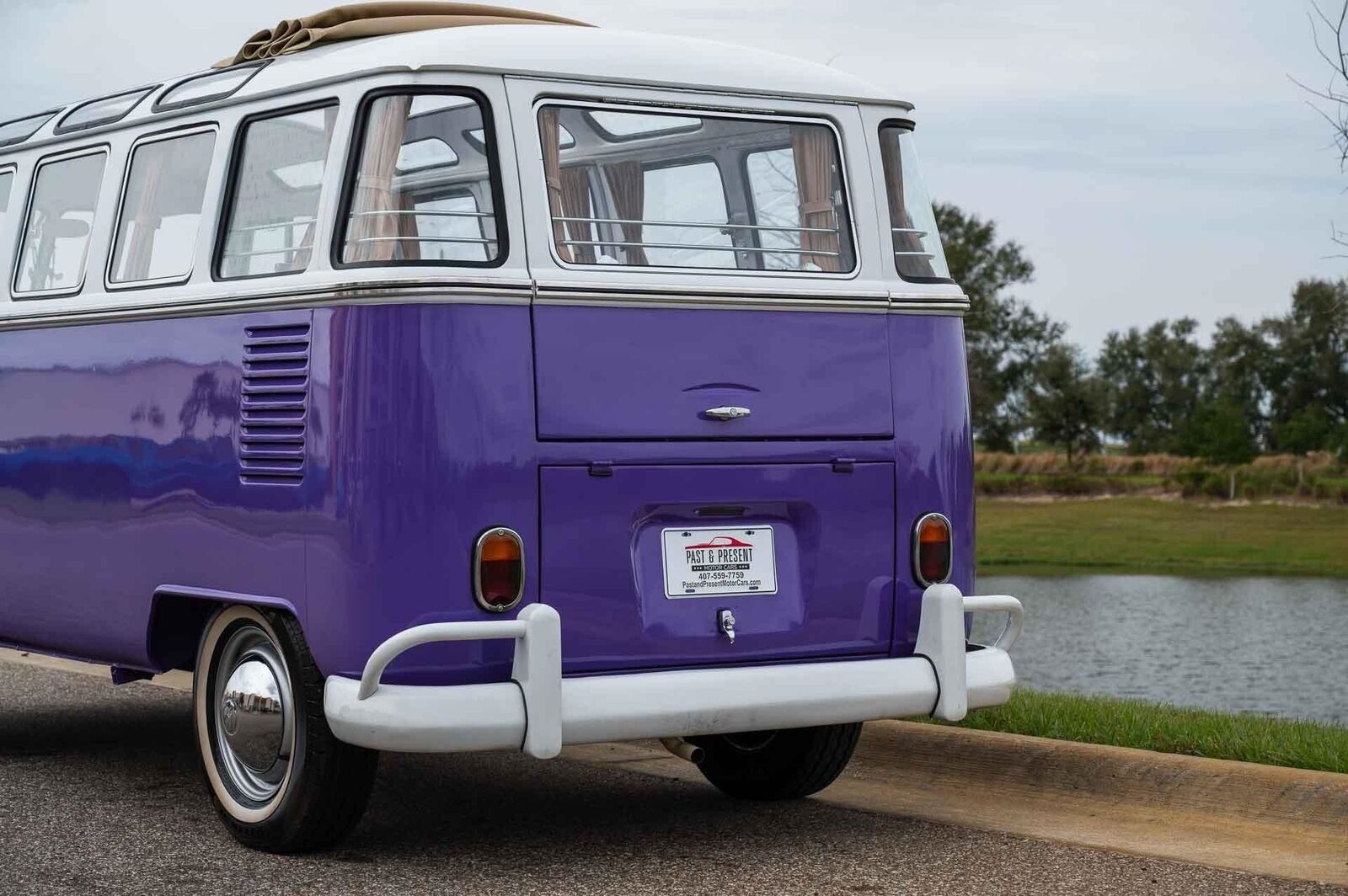 Volkswagen-23-Window-Samba-Bus-1974-Purple-White-153296-20