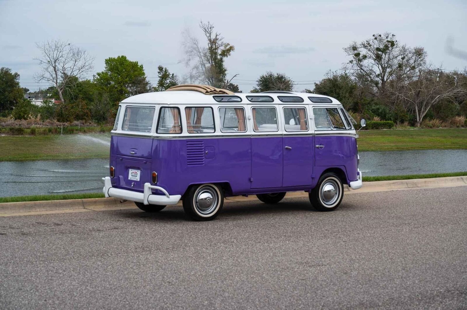 Volkswagen-23-Window-Samba-Bus-1974-Purple-White-153296-30