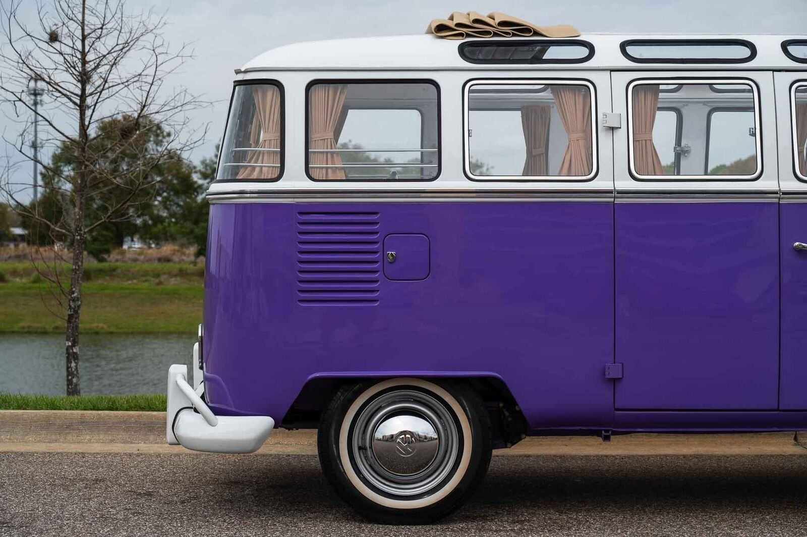 Volkswagen-23-Window-Samba-Bus-1974-Purple-White-153296-38